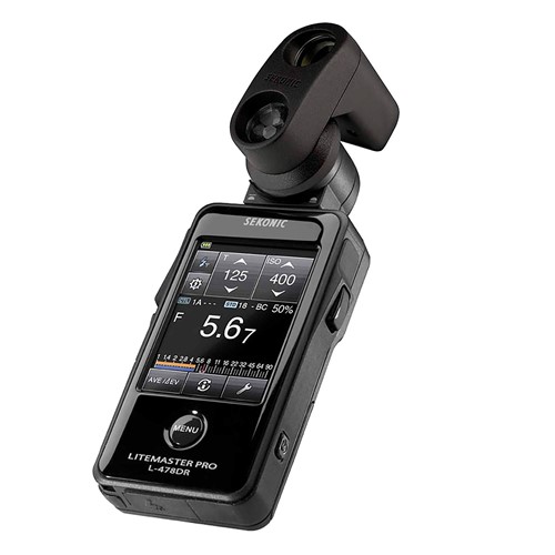 A 5-degree spot attachment is available as an accessory