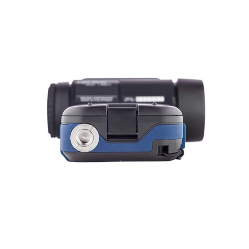 1/4 thread for mounting on accessory arm etc.