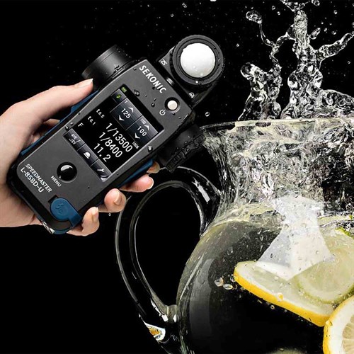 Shows the flash duration