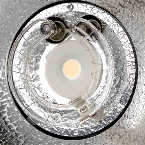 LED modelling light with daylight characteristics