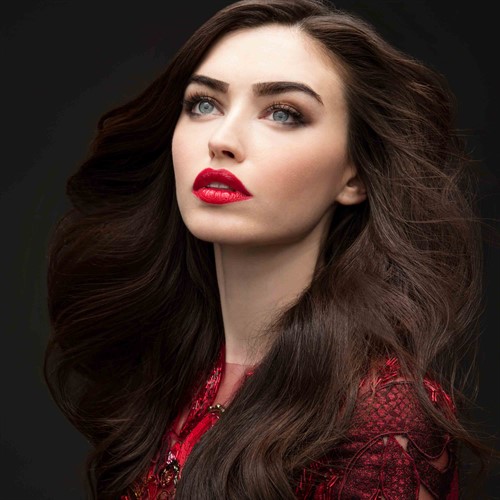 Highlights details in the subject