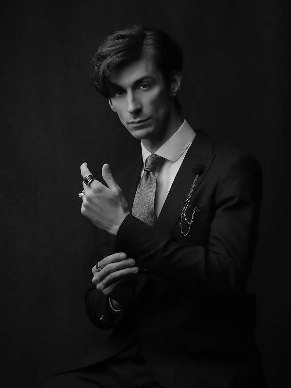 Light positioned at a 90 degree angle to the model