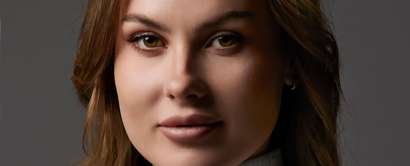 Elinchrom Studio Solutions - Portrait in home studio